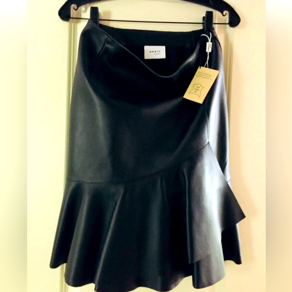 New with tags. Akris Punto Leather Skirt Size 12